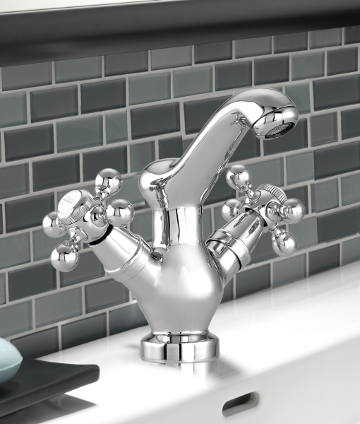 MAHARAJA  CENTER HOLE BASIN MIXER FOAM FLOW-1